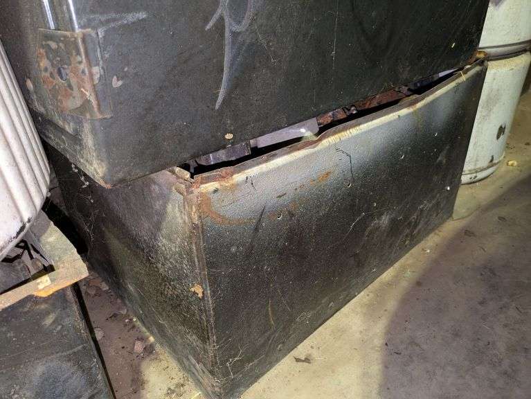 Vehicle Parts Bucket image