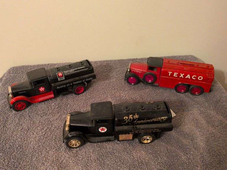 3 1990s Ertl banks: 35th Anniversary Texaco Puget sound, Texaco Diamond T-truck and Texaco International tanker truck image
