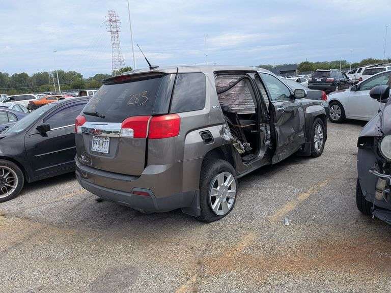 2010 GMC TERRAIN image