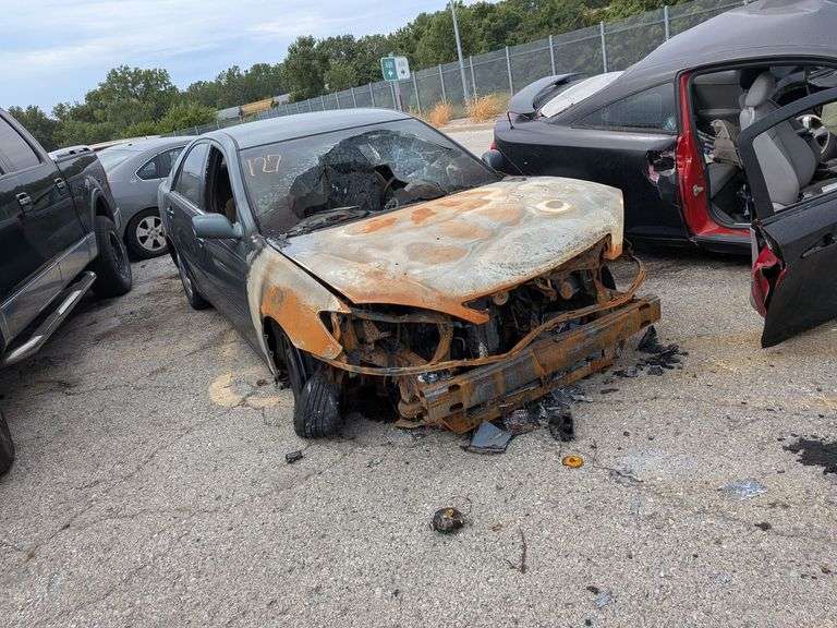 2002 TOYOTA CAMRY image