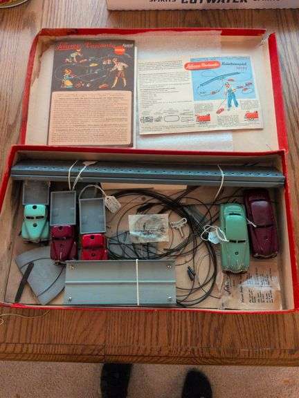 Schuco Varianto 3010 racetrack set in box image