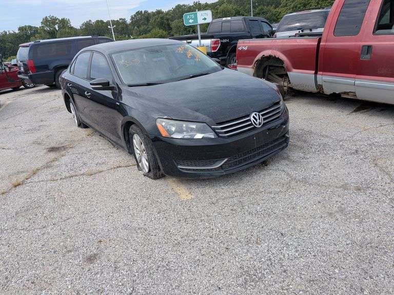 2014 VOLKSWAGEN PASSAT image