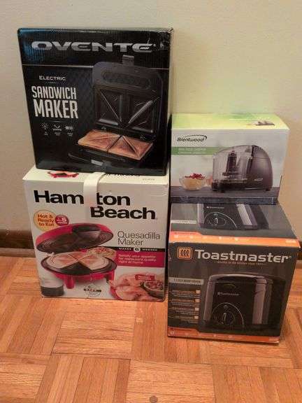 Ovente Sandwich maker, Hamilton Beach quesadilla maker, Brentwood mini food chopper and Toastmaster 1 liter deep fryer all new in box image