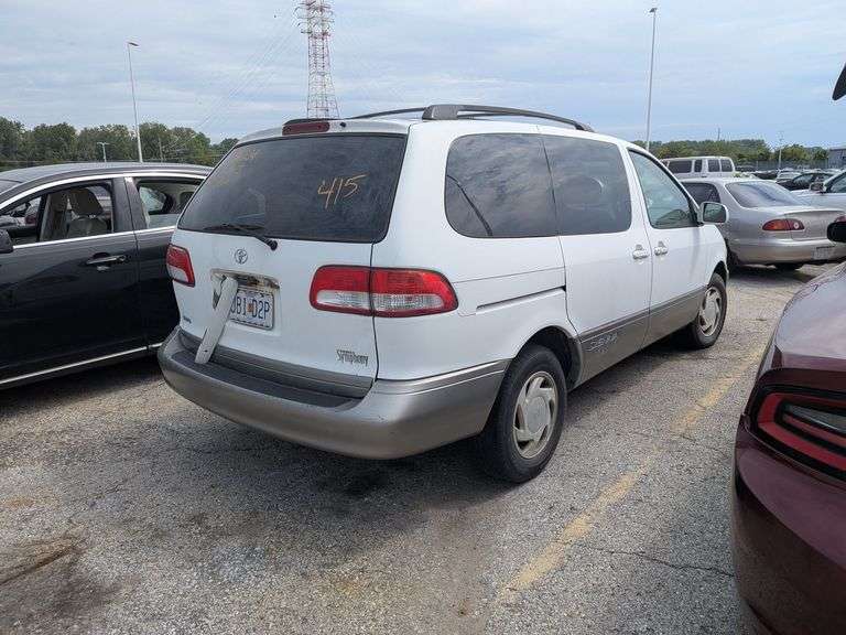 2003 TOYOTA SIENNA image