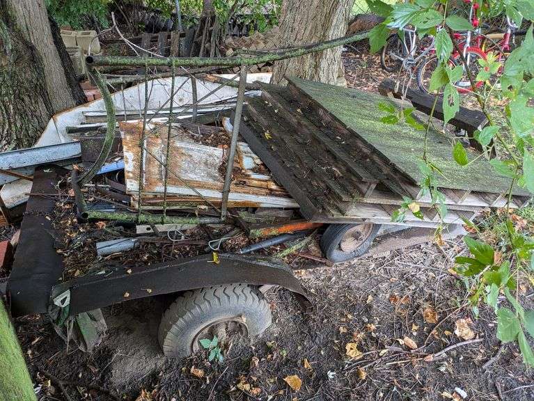 Wood Pallets and Scrap Trailer image