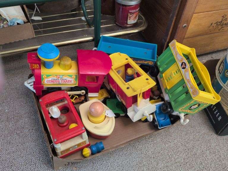 Fisher Price: Little people's train, bus, cars, farm animals and peoples image
