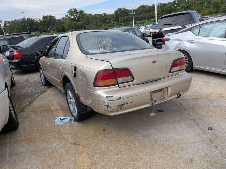 1998 NISSAN MAXIMA image
