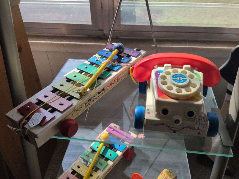Fisher Price: Chatter Phone and Pull-A-Tune #870 xylophone image