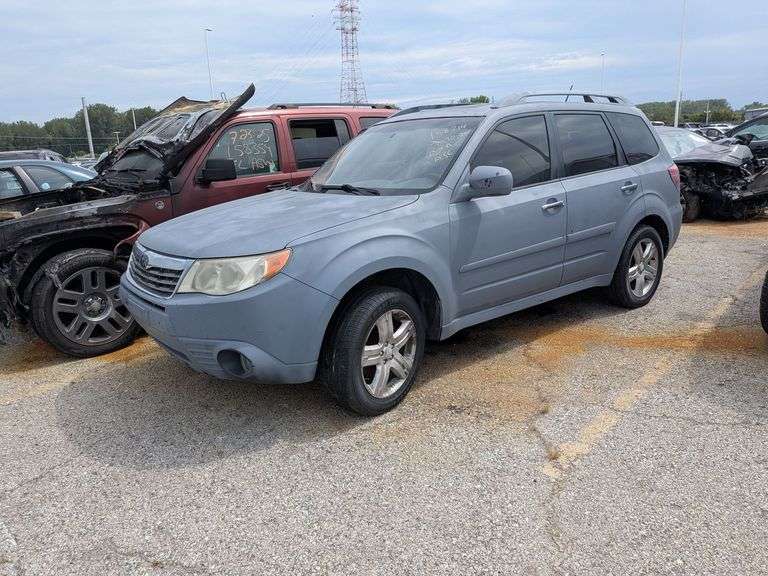 2010 SUBARU FORESTER image