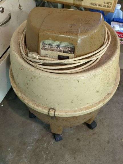 Shop Vac and Fluids image