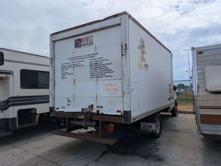 2004 FORD E-350 image