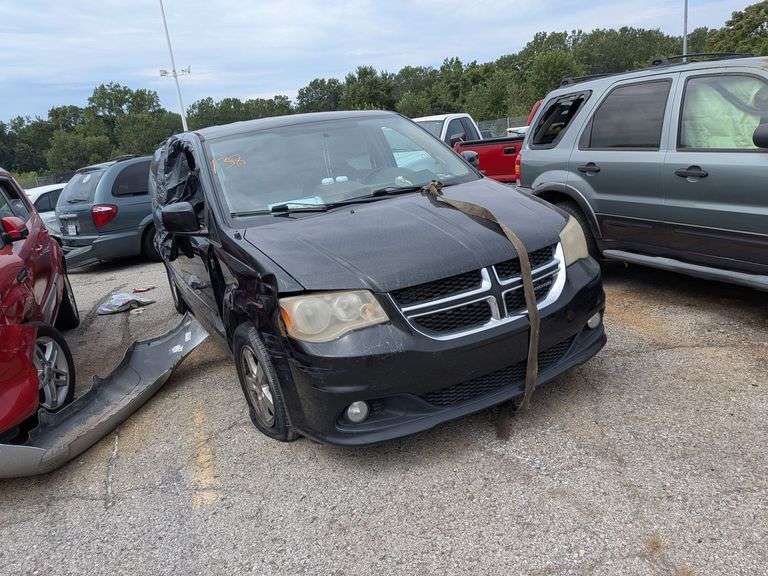 2012 DODGE GRAND CARAVAN image