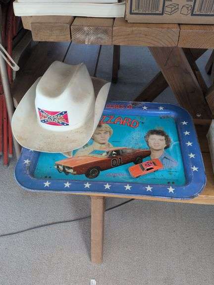 1981 Dukes of Hazard hat, tray and car image