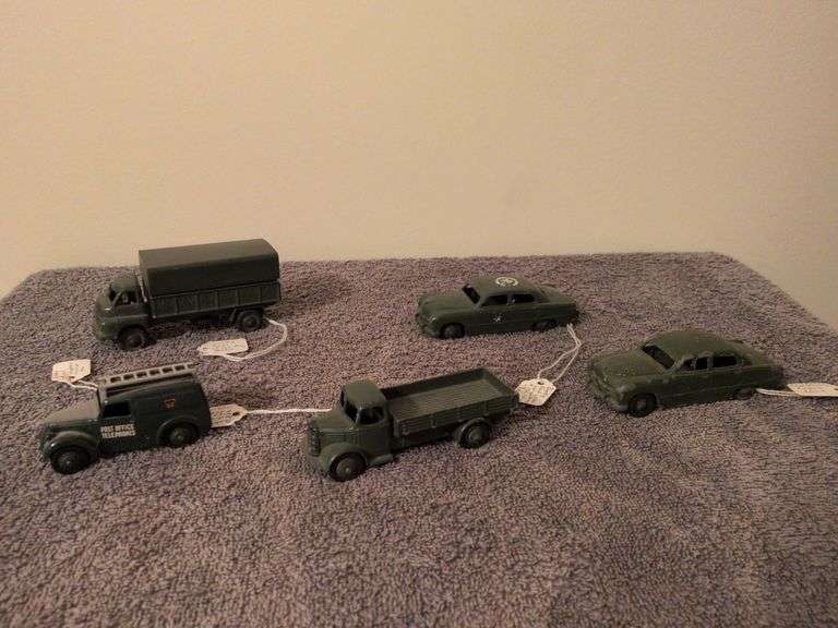 5 Dinky Army vehicles image