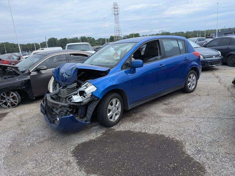 2009 NISSAN VERSA image