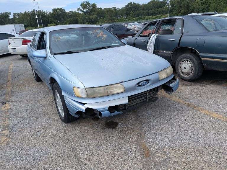 1994 FORD TAURUS image