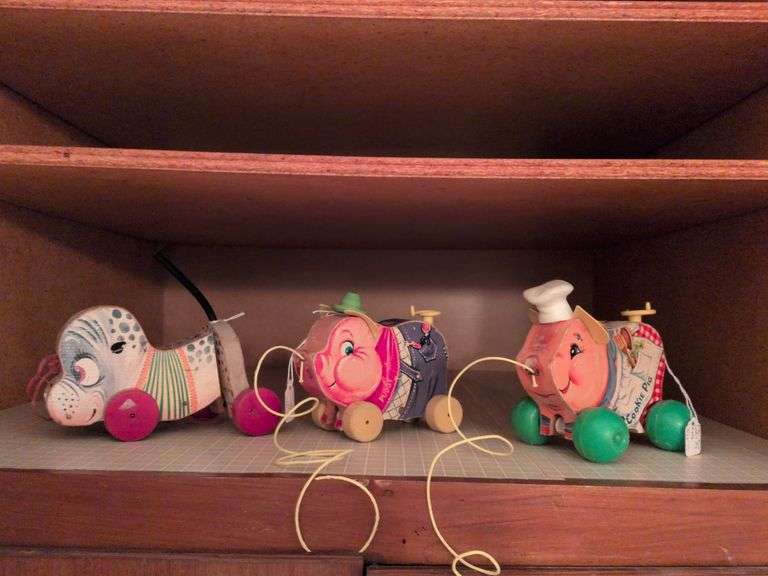 Fisher Price: Cookie Pig #476, Pudgy Pig #478 and Nosey Pup #445 image