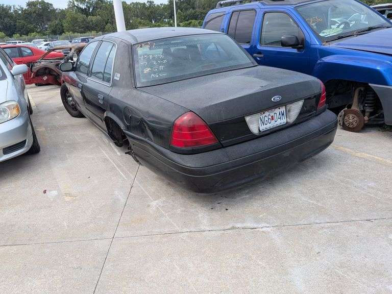 2006 FORD CROWN VICTORIA image
