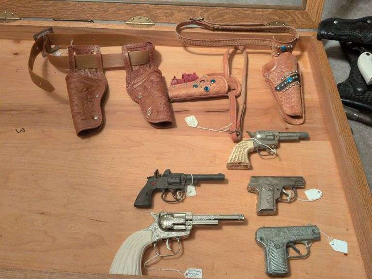 5 toy  cap pistols w/holsters image