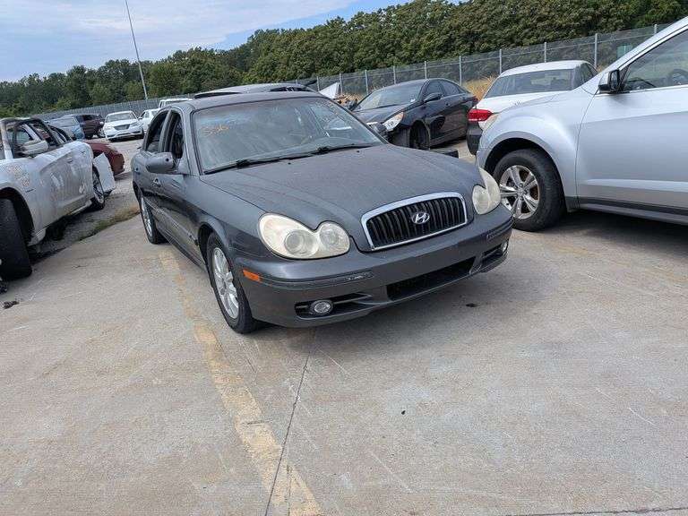 2004 HYUNDAI SONATA image