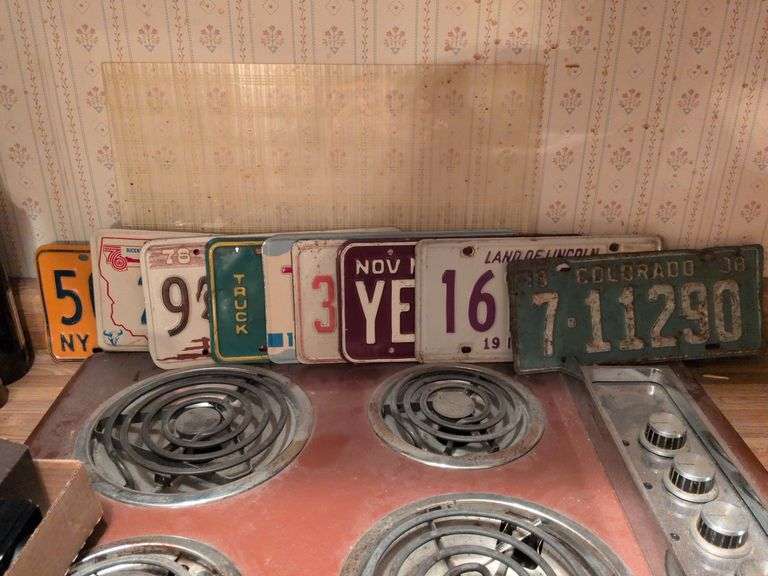 9 US License plates image