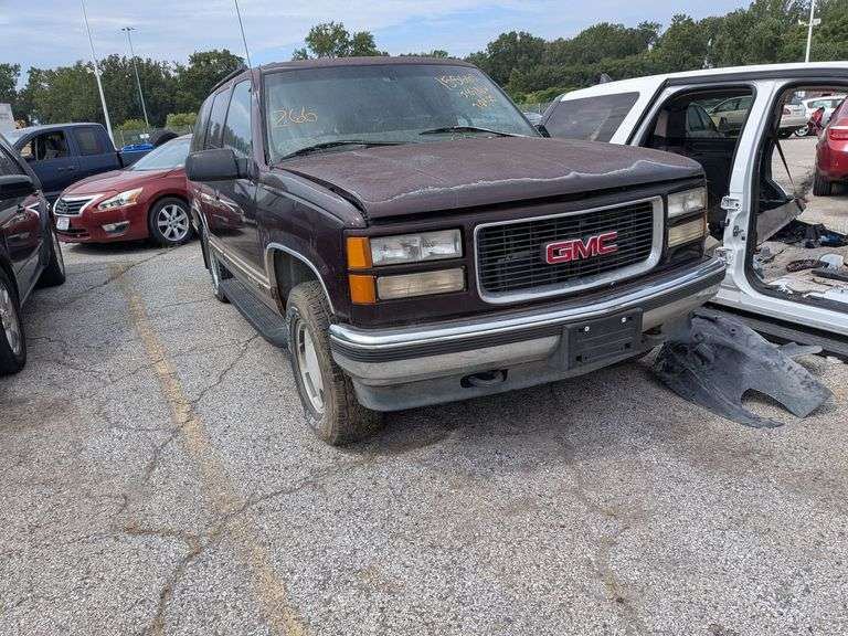1997 GMC YUKON image