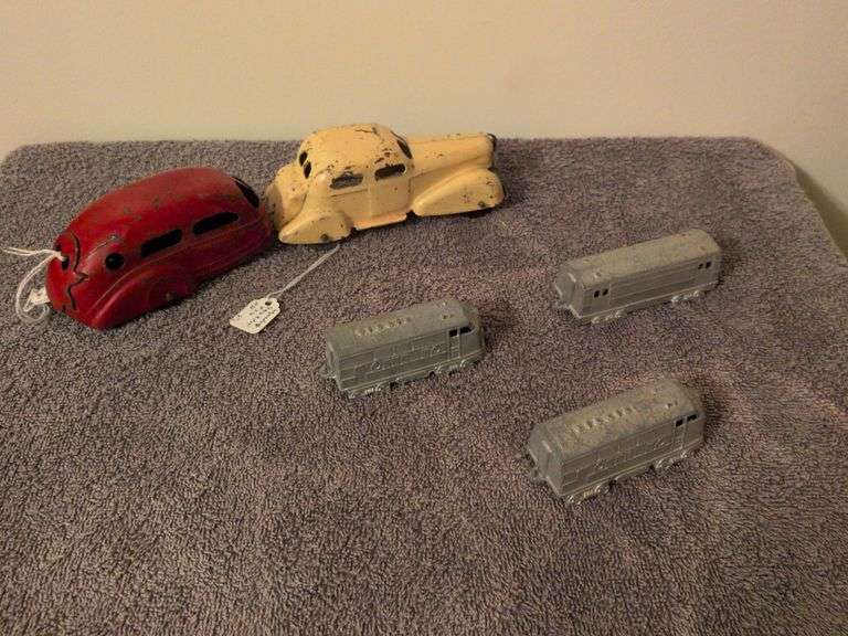 1930s Wyandotte 2 door sedan w/ Wyandotte metal Airspeed trailer and 3 1950s Midge toy trains image