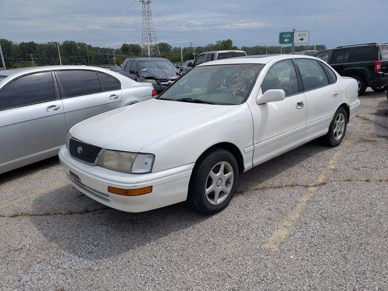 1997 TOYOTA AVALON image