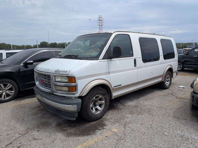 2002 GMC SAVANA image