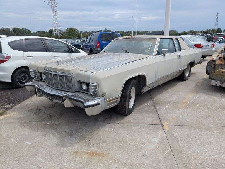 2001 LINCOLN TOWN CAR image