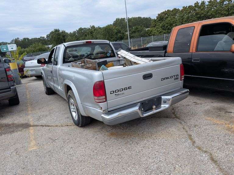 2004 DODGE DAKOTA image