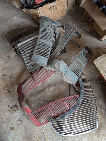 Vehicle Grilles image