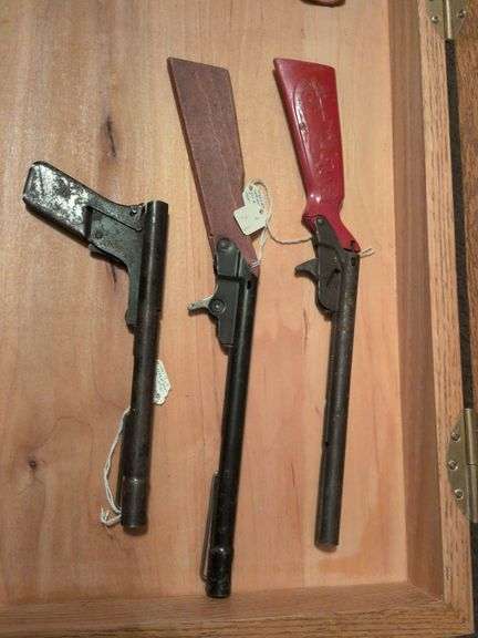 Wyandotte popgun #17, Red Ryder dart gun, Wyandotte cork gun image
