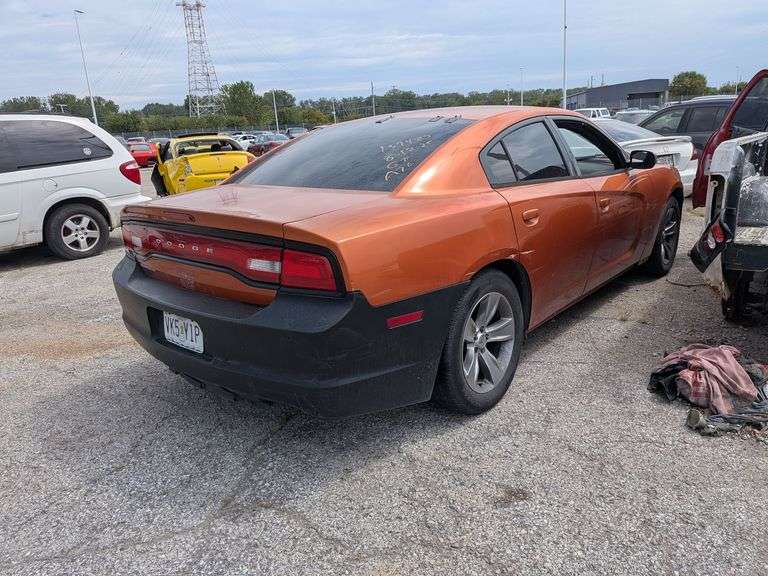 2011 DODGE CHARGER image