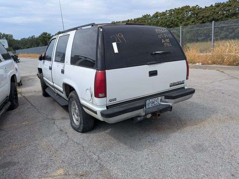 1996 CHEVROLET TAHOE image