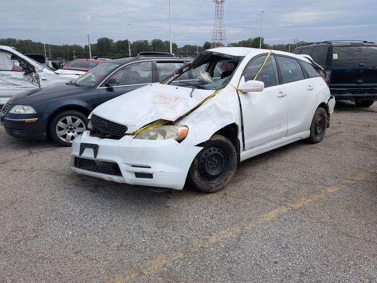 2004 TOYOTA COROLLA MATRIX image