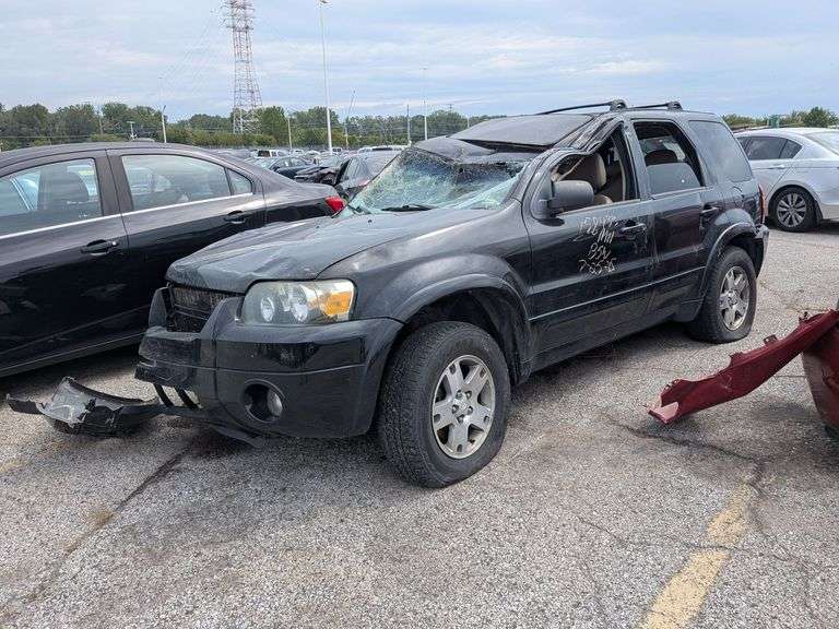 2005 FORD ESCAPE image