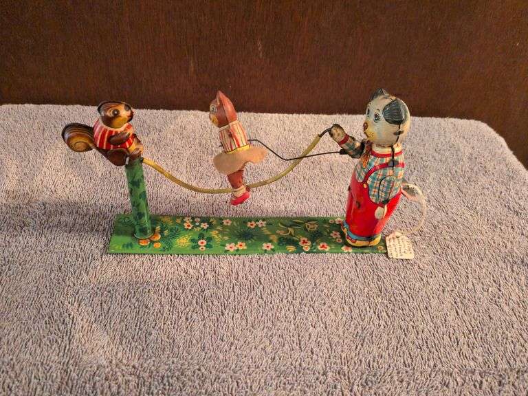 8.25" x 4.25" TPS Toplay Mechanical Skip Rope Animals image