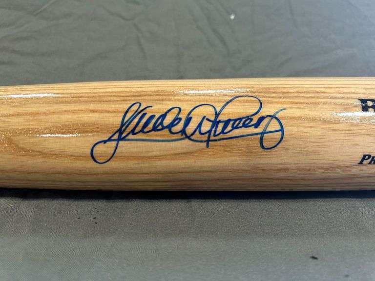 Sandy Alomar Jr Autographed Rawlings Bat