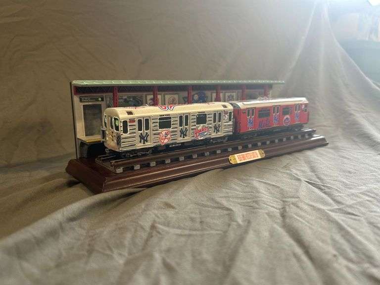 Danbury Mint 2000 New York Yankees Subway Series Commemorative Replica