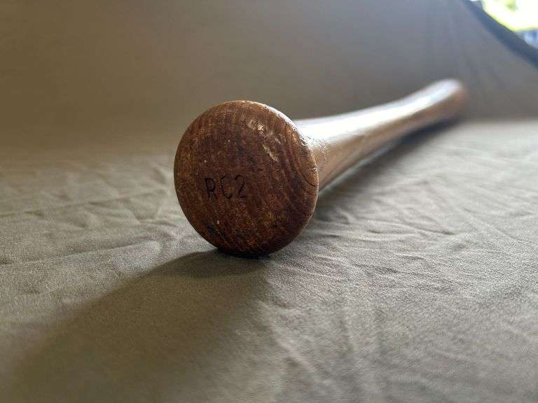 Roberto Clemente Louisville Slugger Game Used Bat