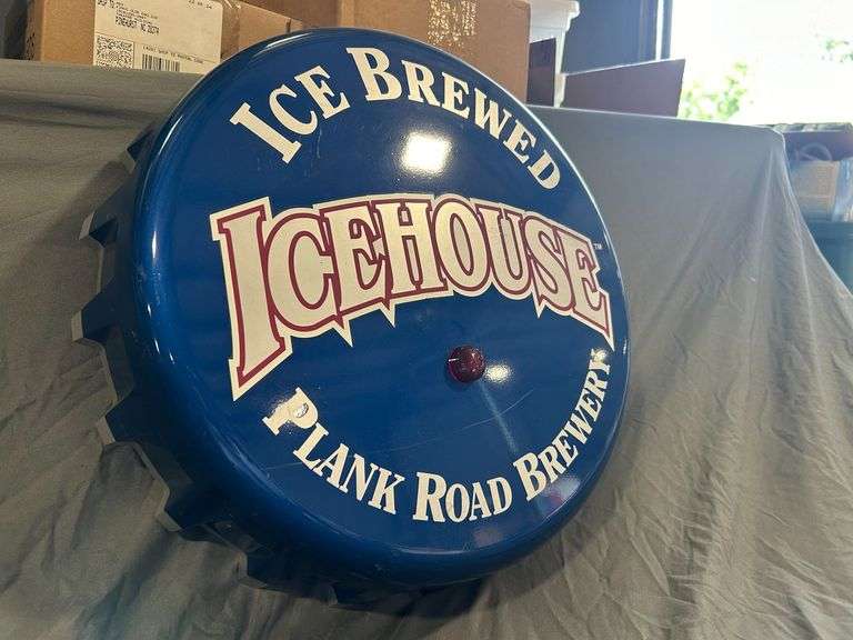 Ice House Battery Operated Bar Sign