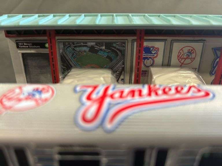 Danbury Mint 2000 New York Yankees Subway Series Commemorative Replica