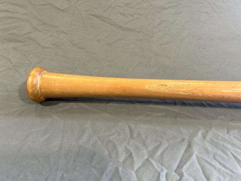 Roberto Clemente Louisville Slugger Game Used Bat