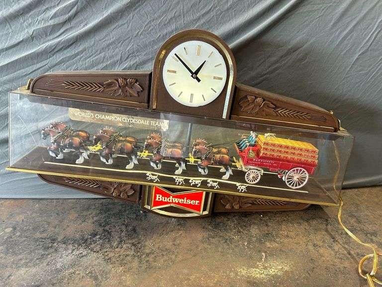 Budweiser Clydesdale Lighted Clock Display
