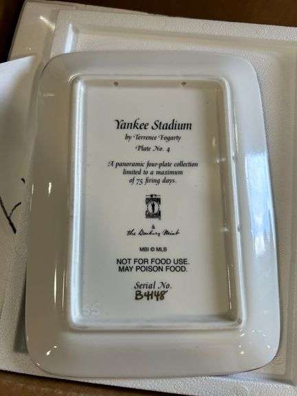 Danbury Mint New York Yankees Commemorative Plate Set