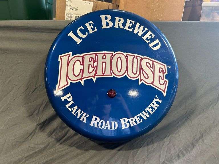 Ice House Battery Operated Bar Sign