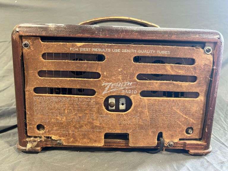 Vintage Zenith Tube Radio