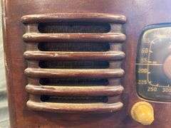 Vintage Zenith Tube Radio