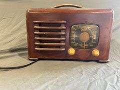 Vintage Zenith Tube Radio